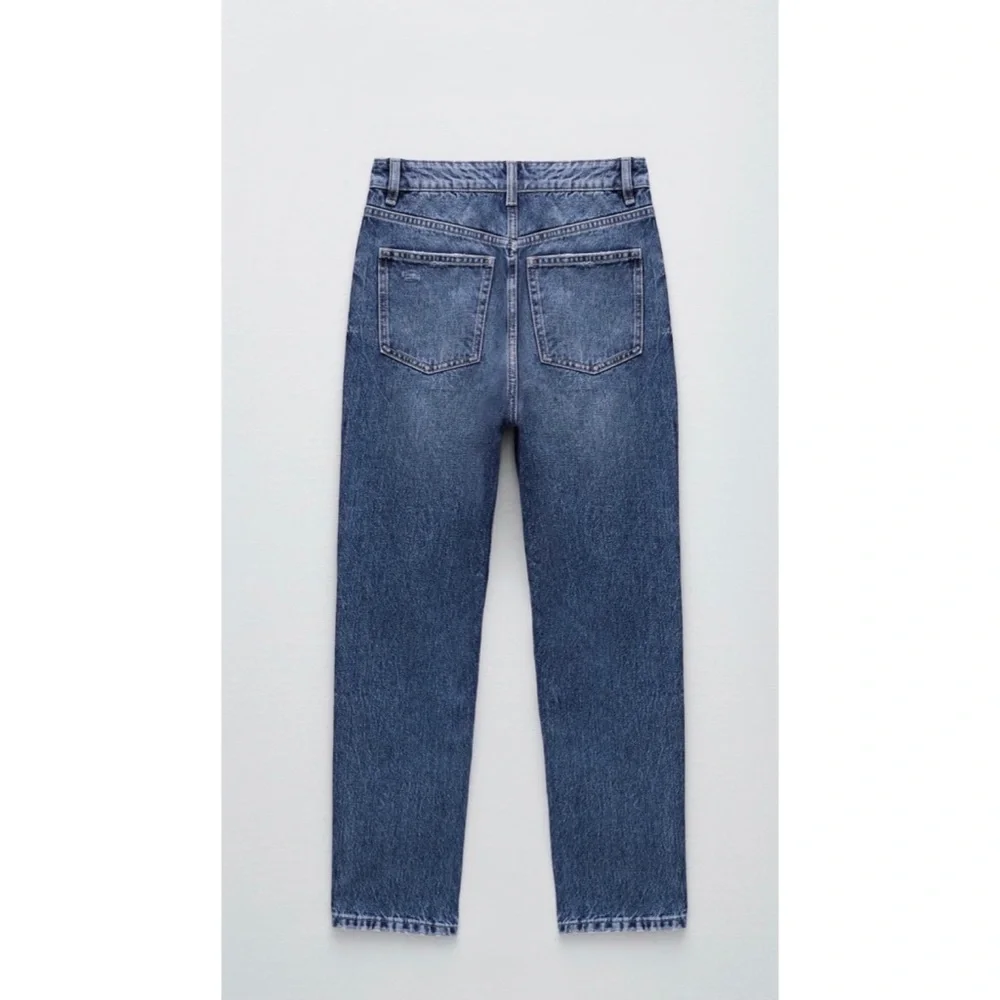 Zara Ripped Mom Jeans - Picture 8 of 9